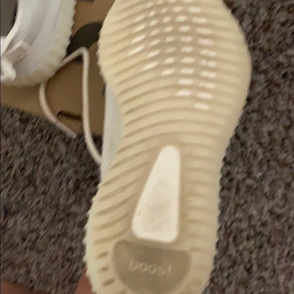 YEZZY 350 boost v2 dirty and only wear ones - Picture 5 of 5